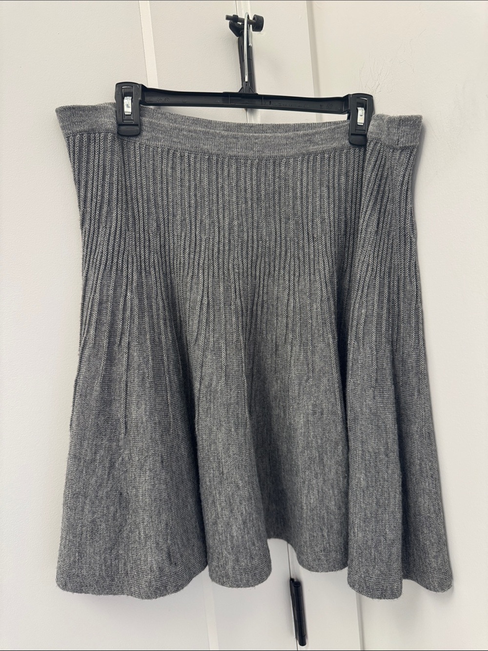 H&M Gray Ribbed Knit Circle Skirt